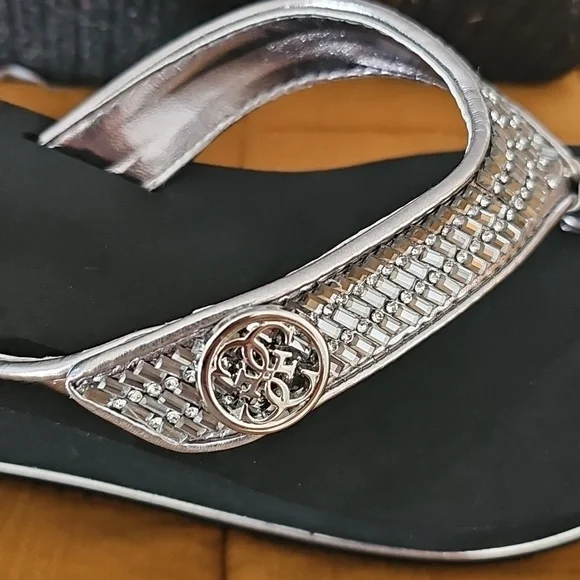 GUESS NIB Women's Black and Silver Sparkle Sarraly Platform Sandals sz 8 - Picture 2 of 4